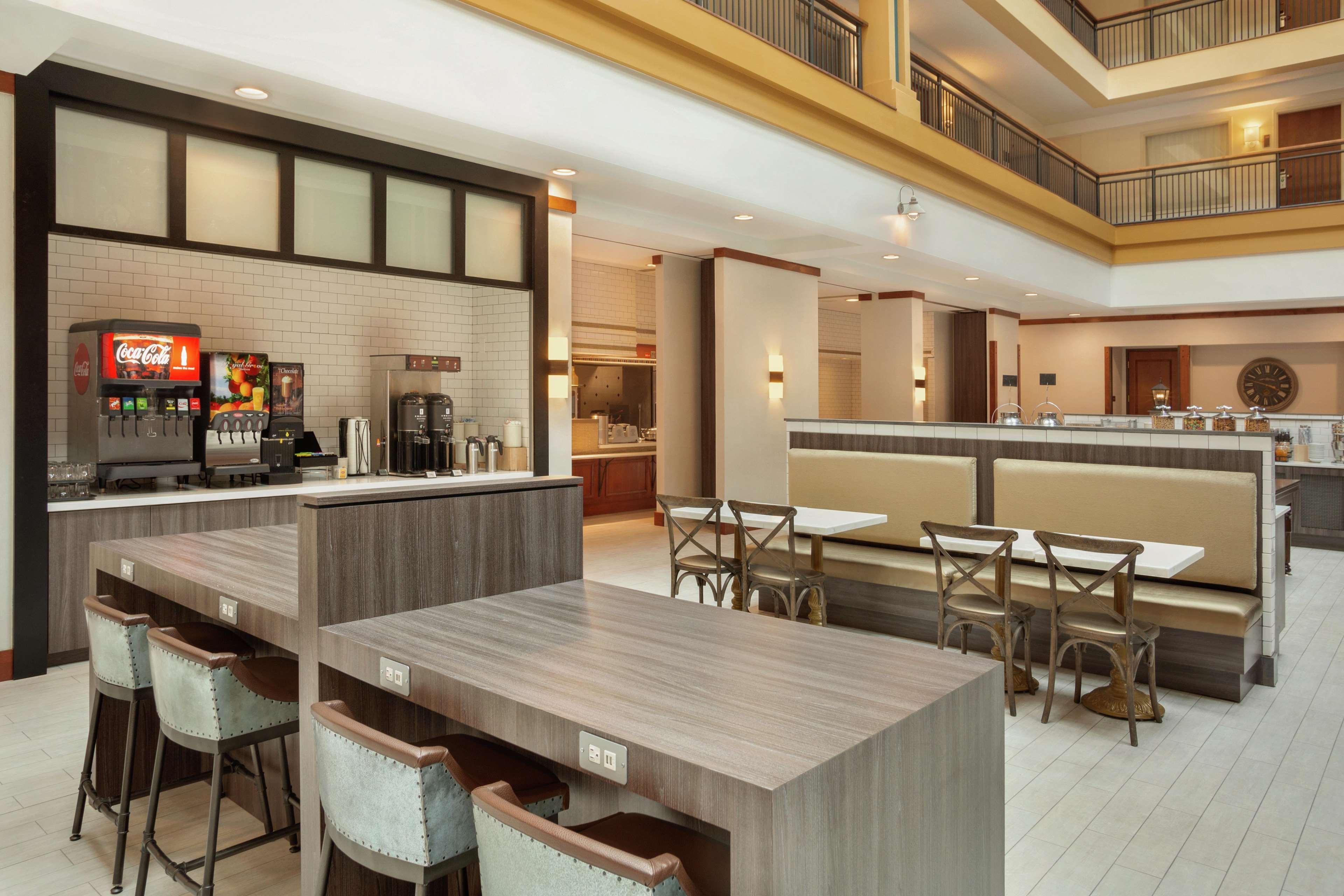 Embassy Suites By Hilton Denver International Airport Exterior photo
