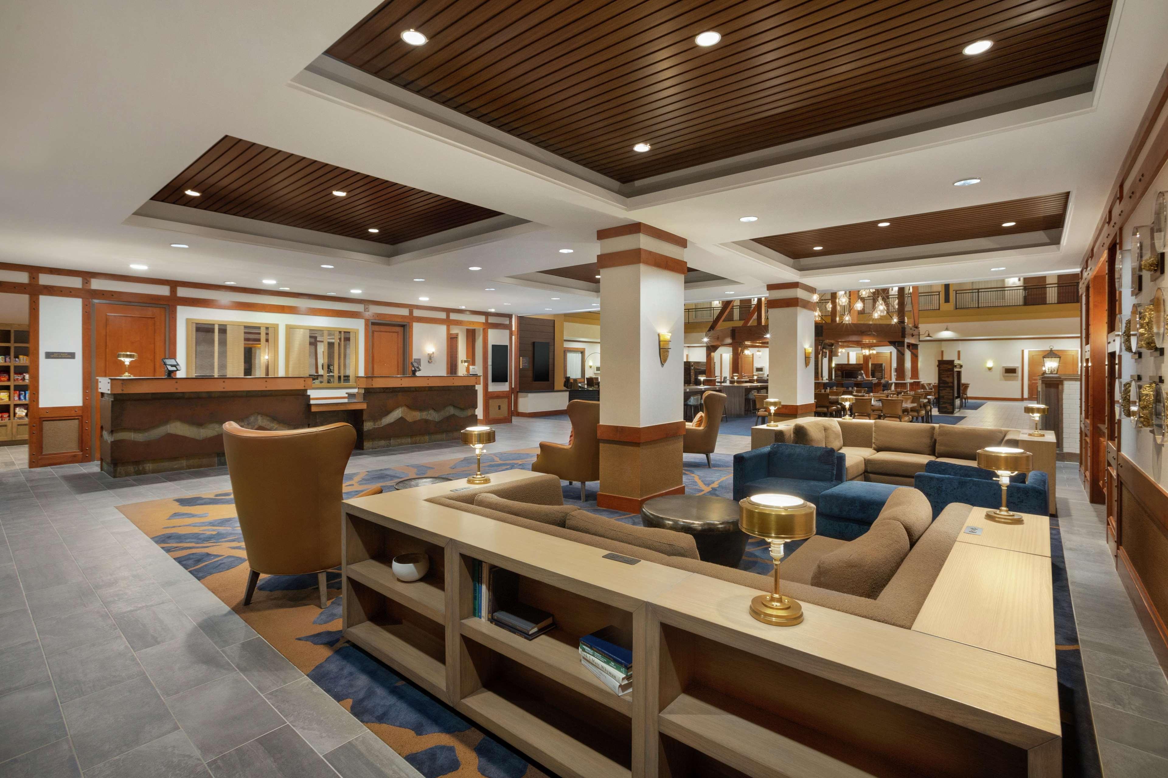 Embassy Suites By Hilton Denver International Airport Exterior photo