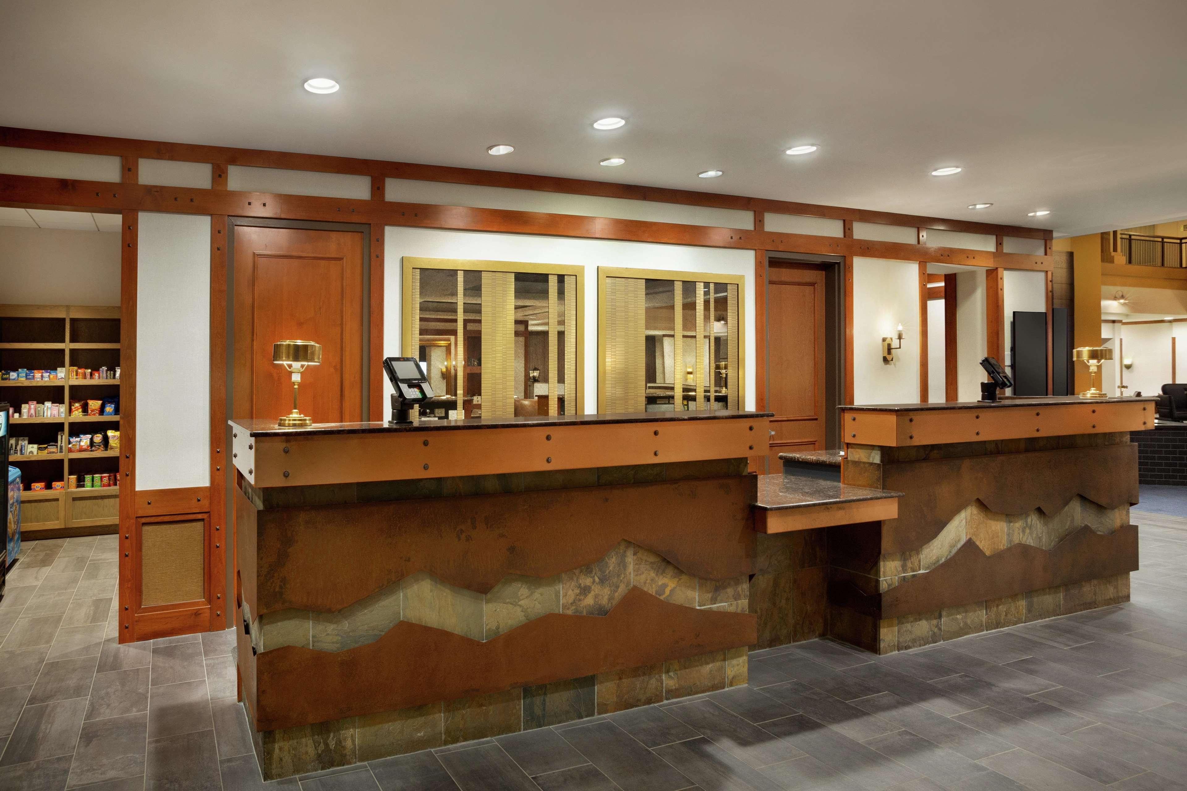 Embassy Suites By Hilton Denver International Airport Exterior photo