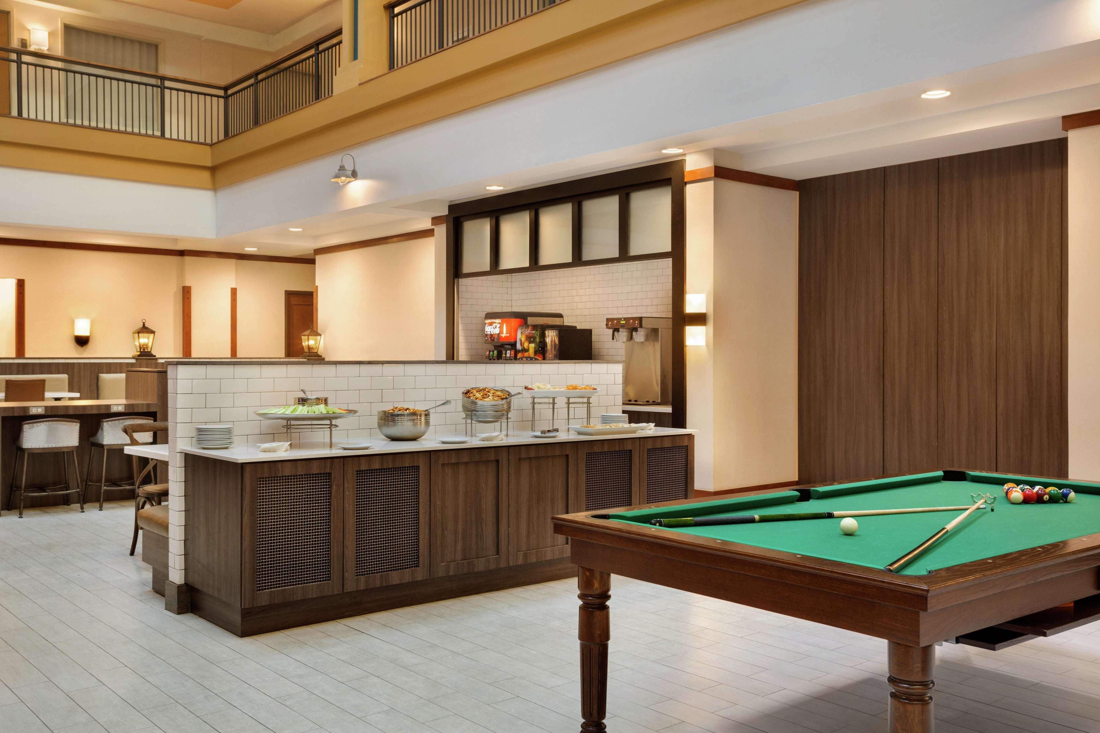 Embassy Suites By Hilton Denver International Airport Exterior photo