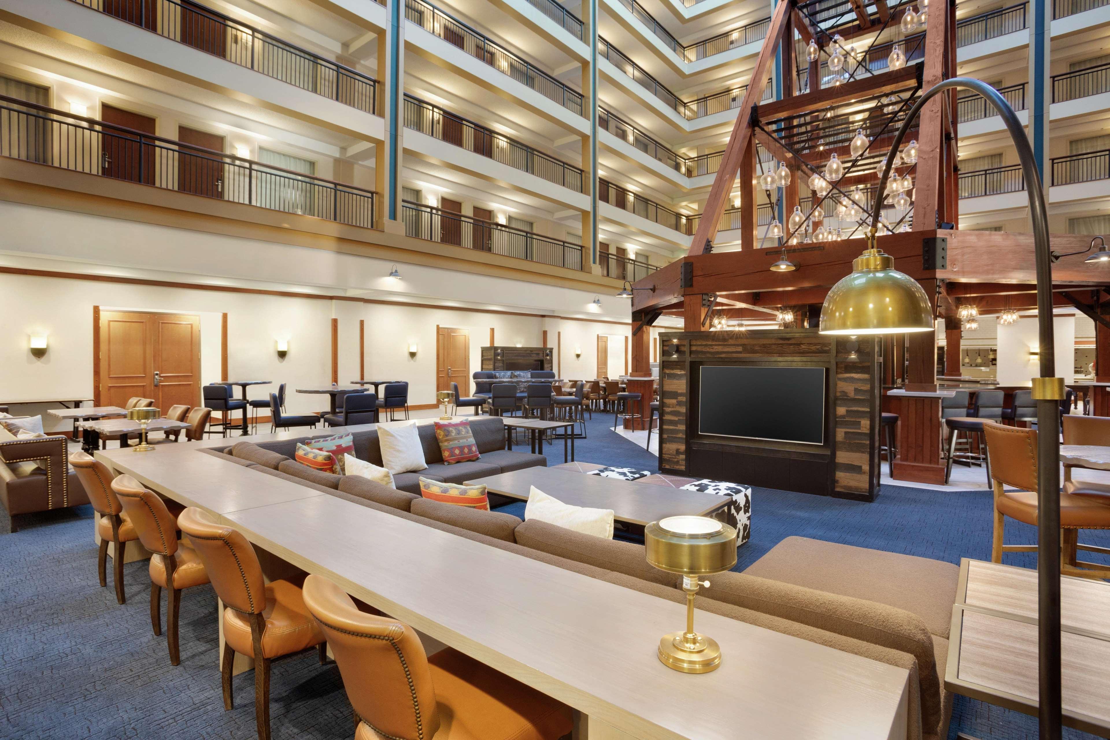 Embassy Suites By Hilton Denver International Airport Exterior photo