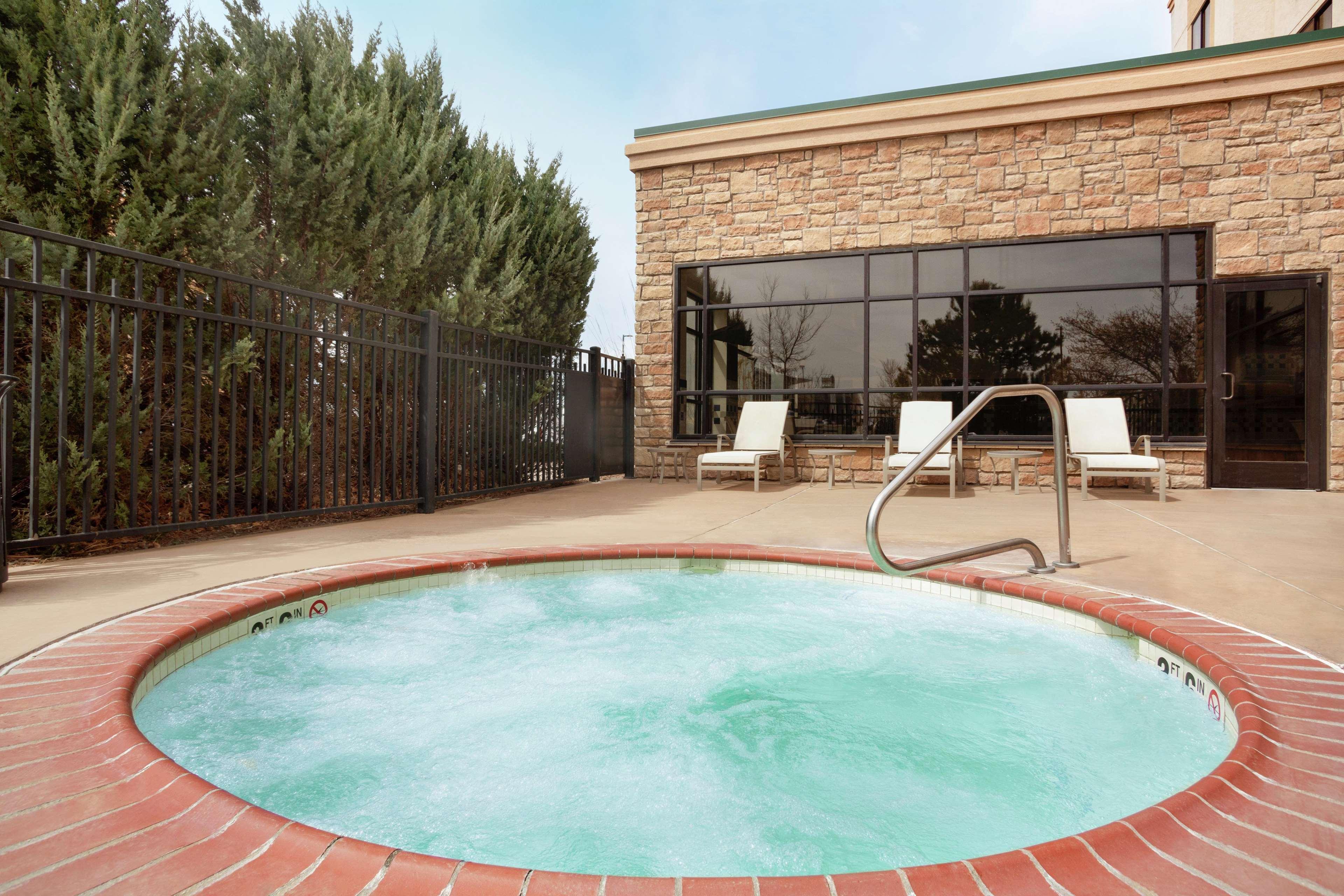 Embassy Suites By Hilton Denver International Airport Exterior photo