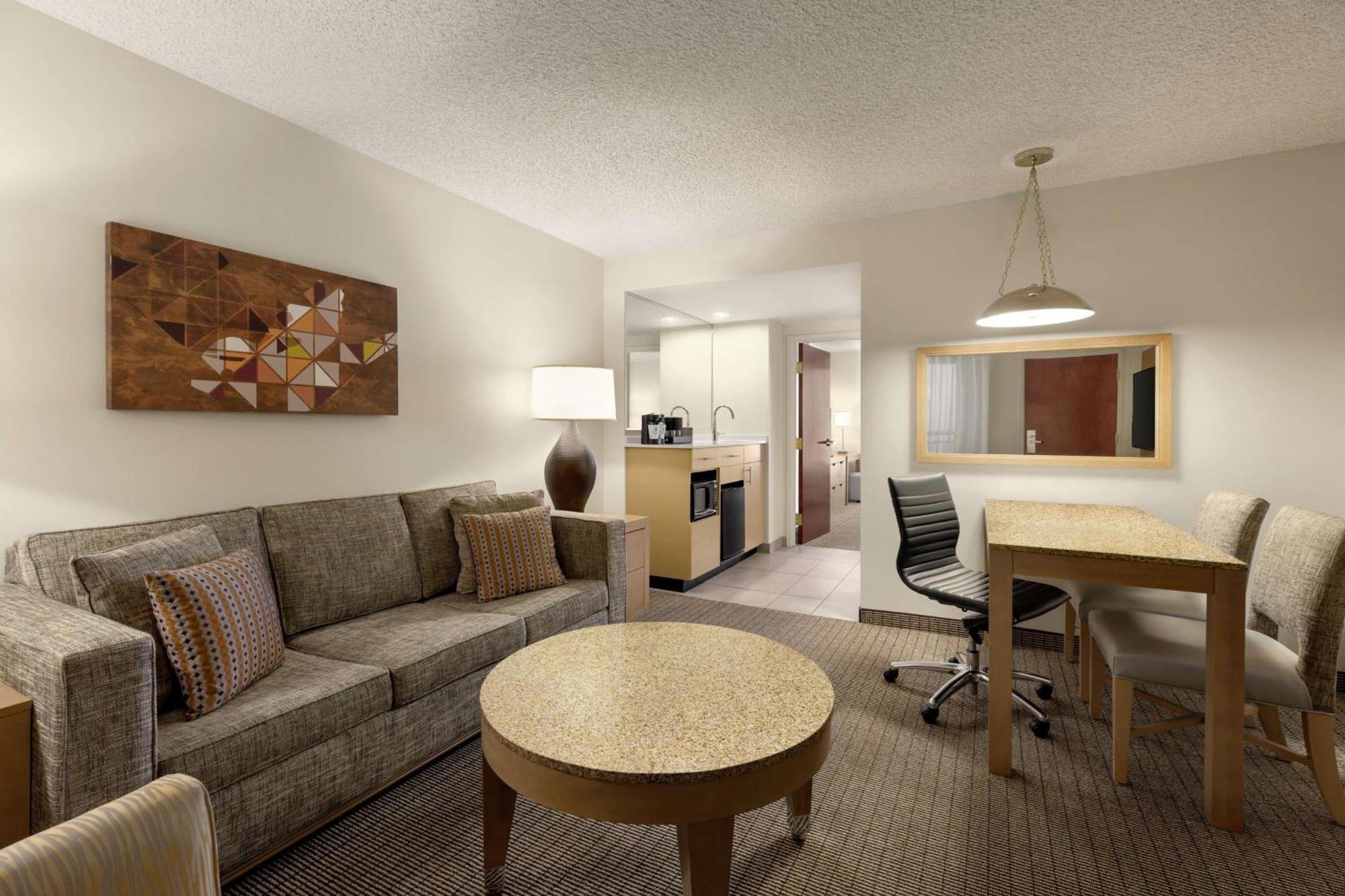 Embassy Suites By Hilton Denver International Airport Exterior photo